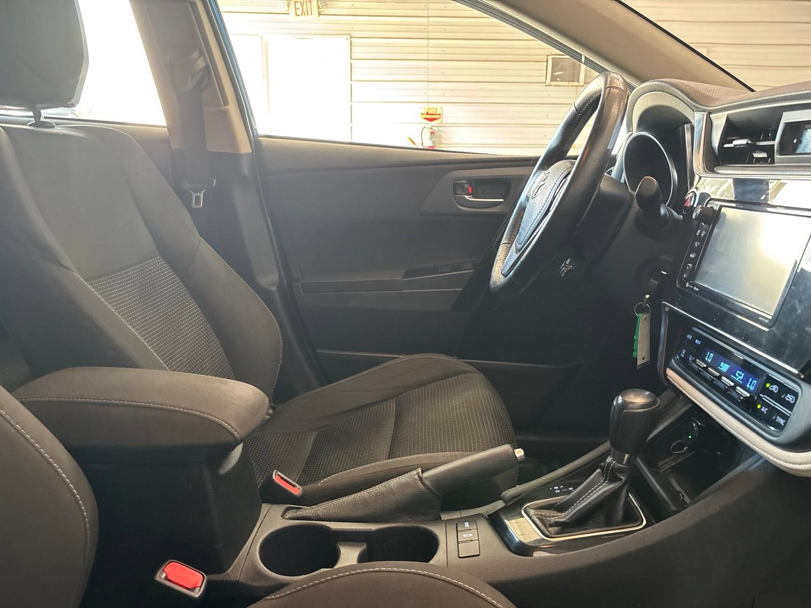 Used 2018 Toyota Corolla iM w/ All-Weather Mat Package FWD image 27