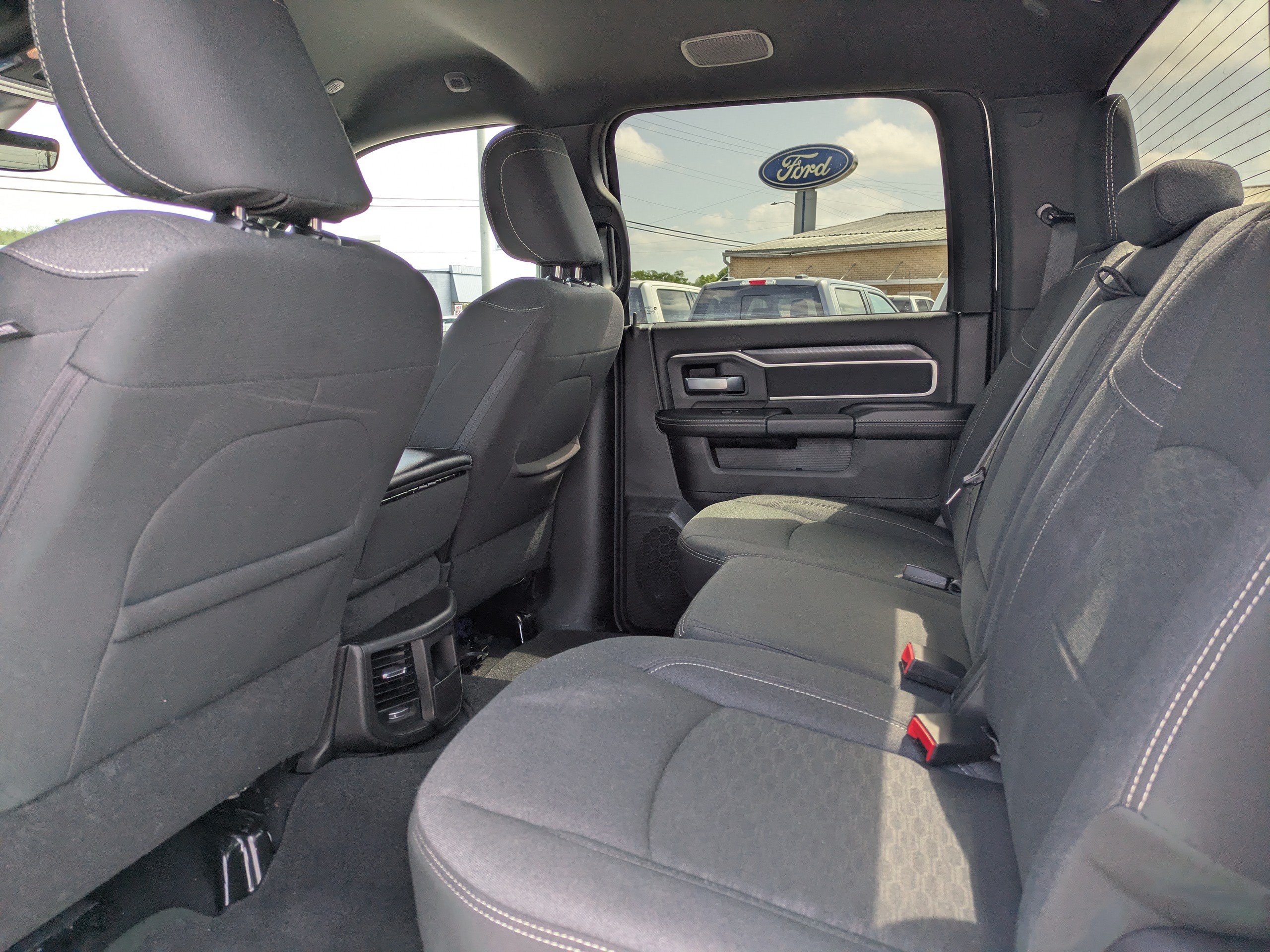 Used 2025 RAM 2500 Big Horn AWD/4WD image 15