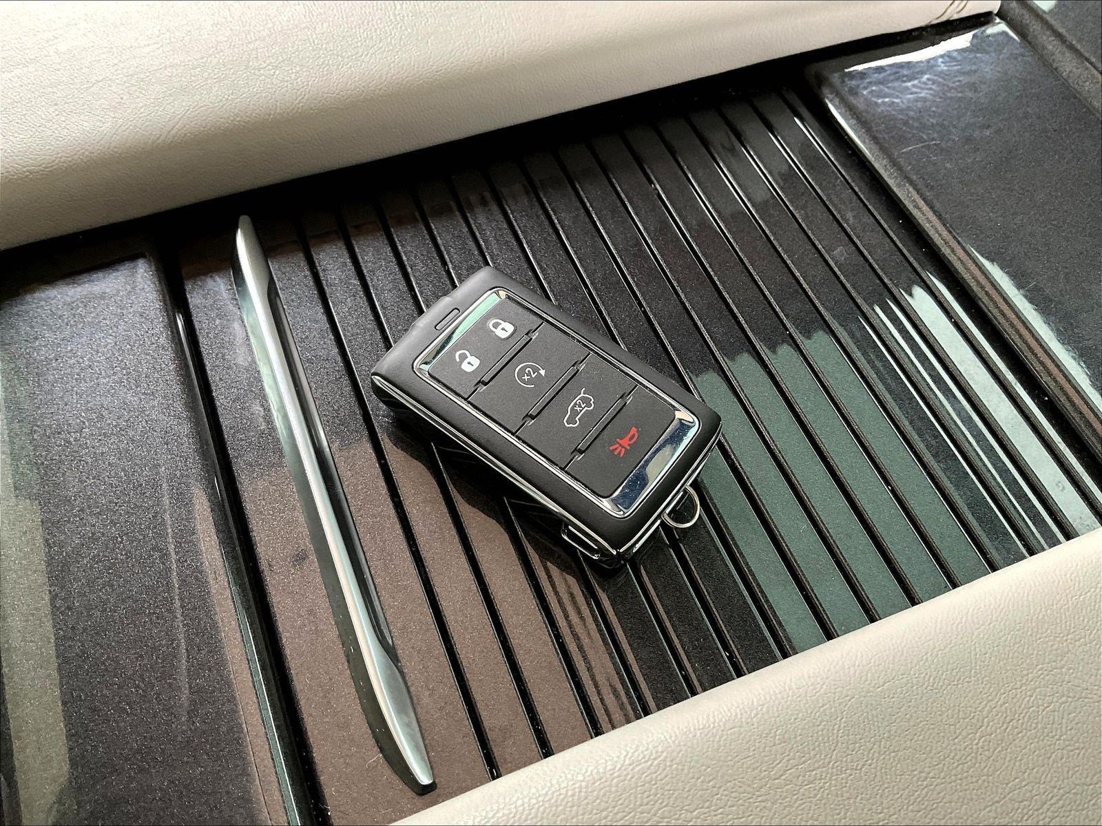 Used 2024 Jeep Wagoneer 4WD w/ Premium Group I image 36