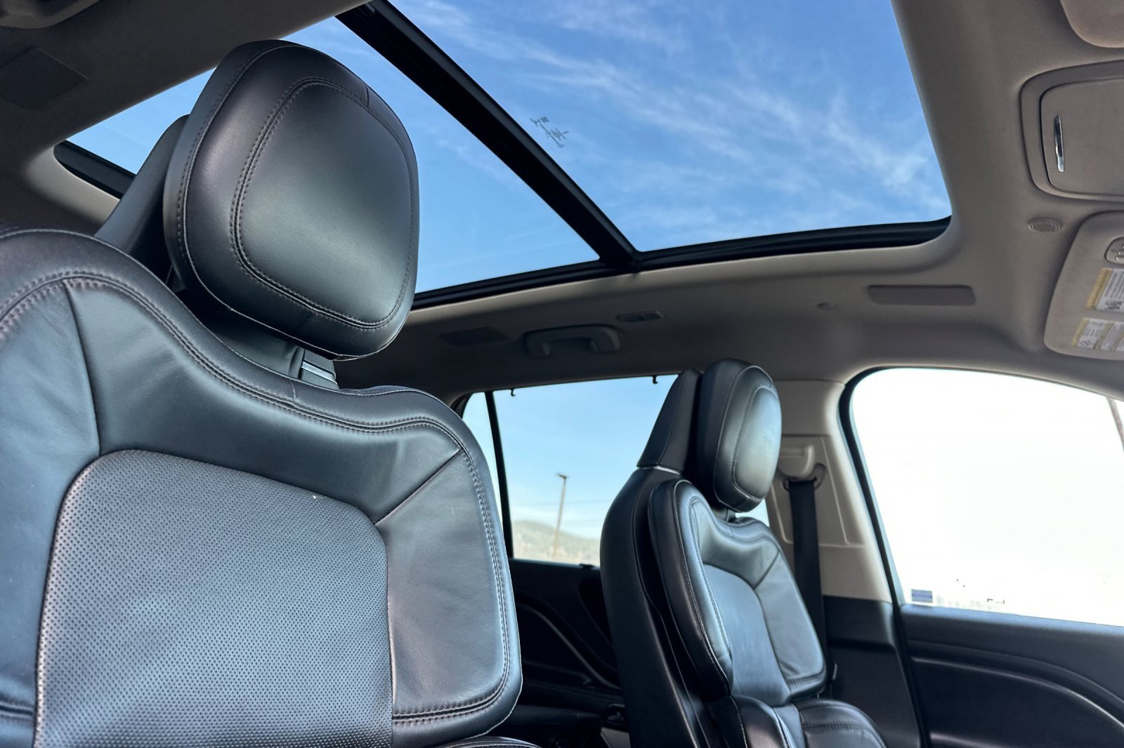 Used 2020 Lincoln Aviator Grand Touring w/ Equipment Group 301A image 17