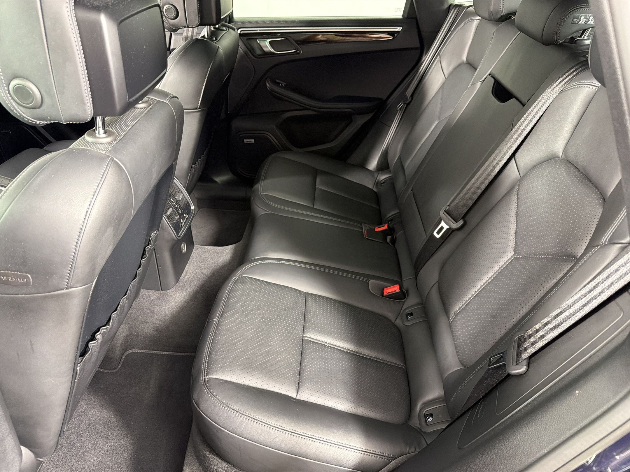 Certified 2019 Porsche Macan S AWD/4WD image 15