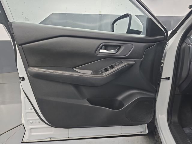 Used 2024 Nissan Rogue SV AWD/4WD image 25