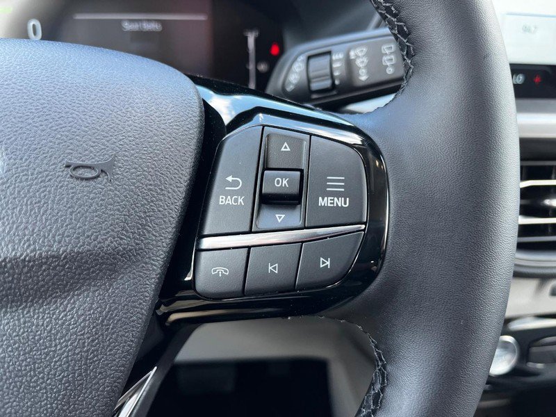 New 2025 Ford Escape SE image 11