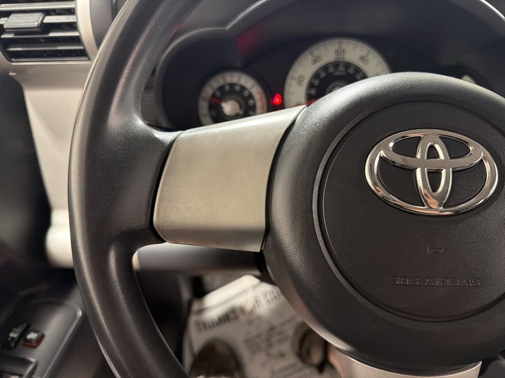 Used 2010 Toyota FJ Cruiser 4WD image 25