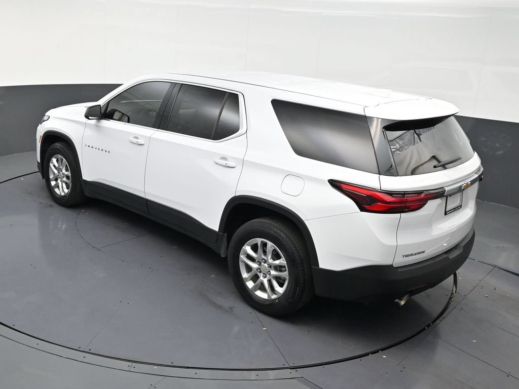 Used 2023 Chevrolet Traverse LS FWD image 13