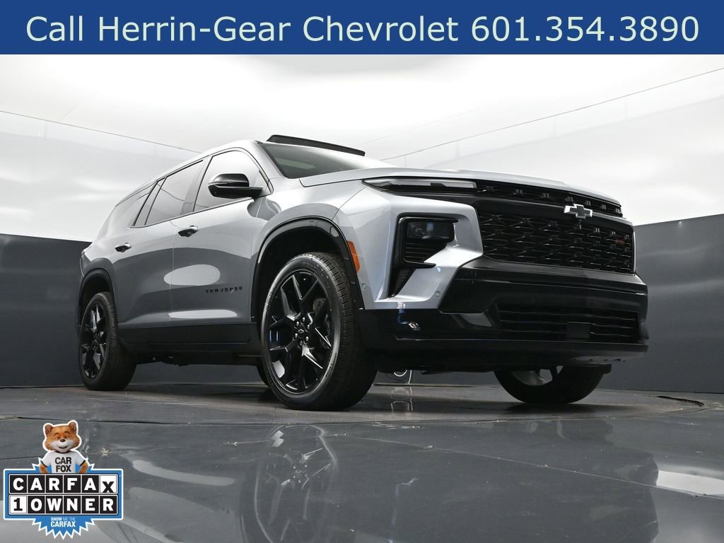 Used 2024 Chevrolet Traverse RS image 44