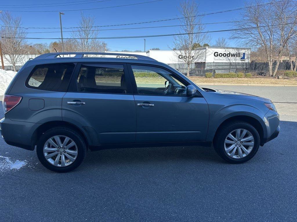 Used 2011 Subaru Forester 2.5X Touring AWD/4WD image 5