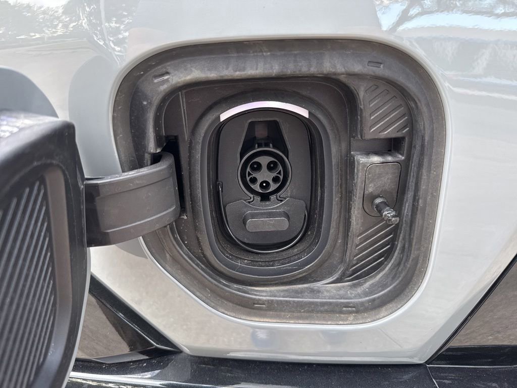 Used 2025 GMC Hummer EV 3X AWD/4WD image 17