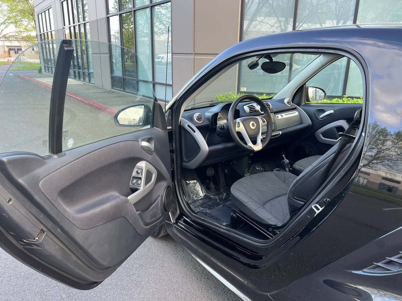 Used 2014 smart fortwo passion RWD image 7