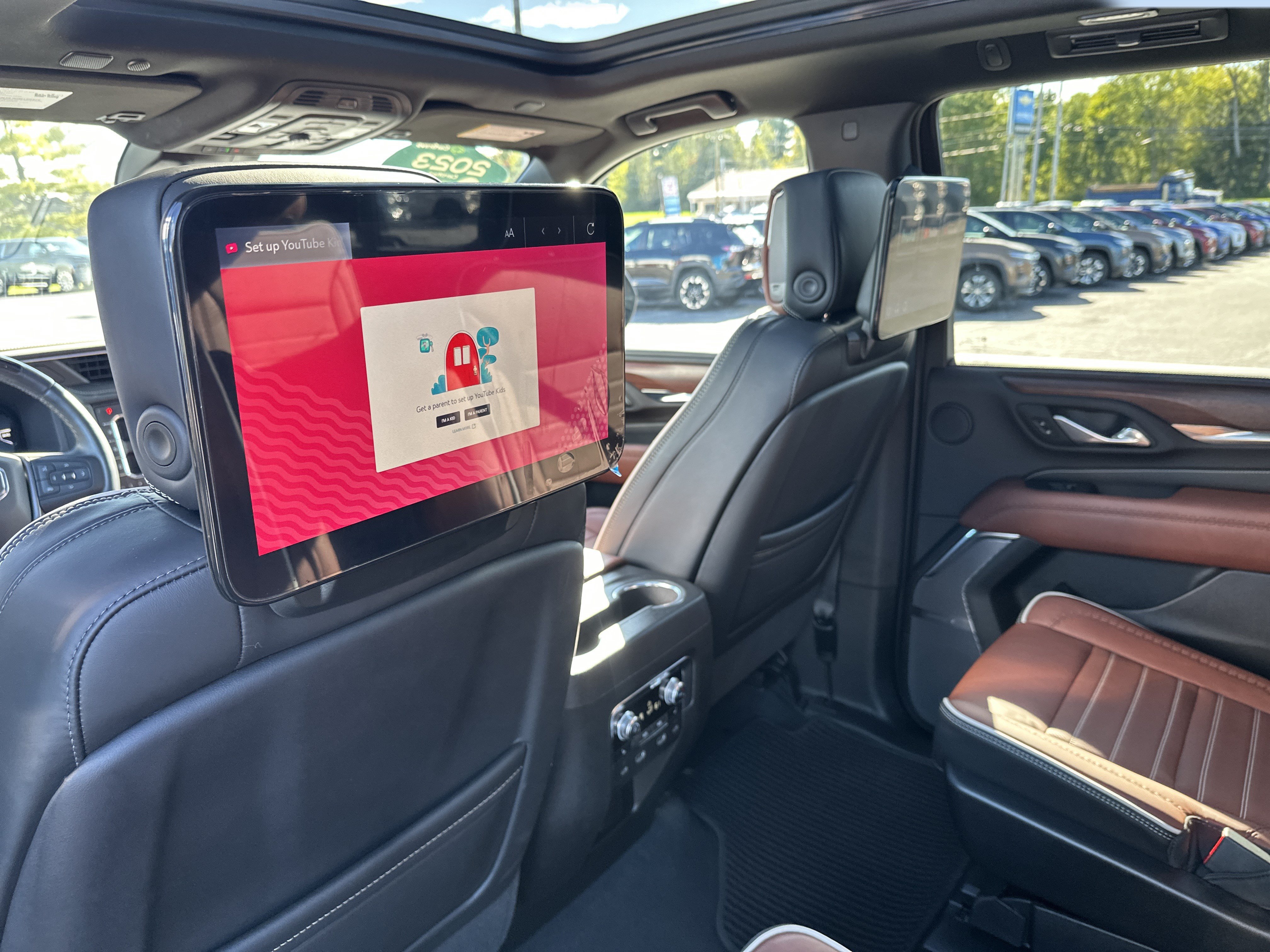 Certified 2023 GMC Yukon Denali Ultimate AWD/4WD image 8