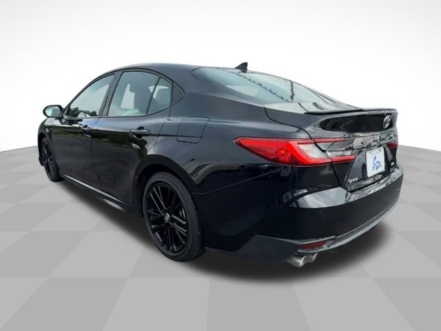 Used 2025 Toyota Camry SE image 5