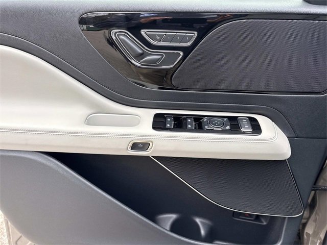 New 2026 Lincoln Aviator AWD image 21