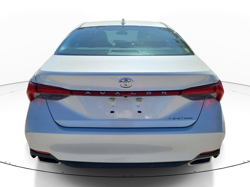 Used 2020 Toyota Avalon Limited image 5