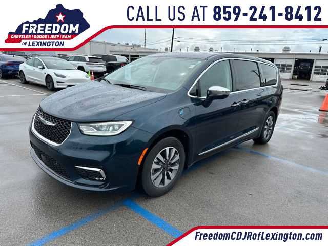 Used 2022 Chrysler Pacifica Limited