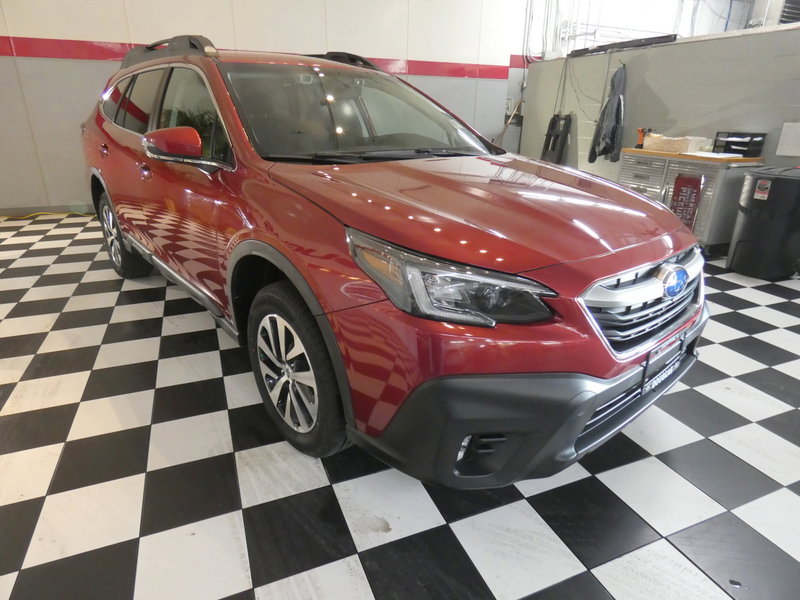 Used 2020 Subaru Outback Premium image 3