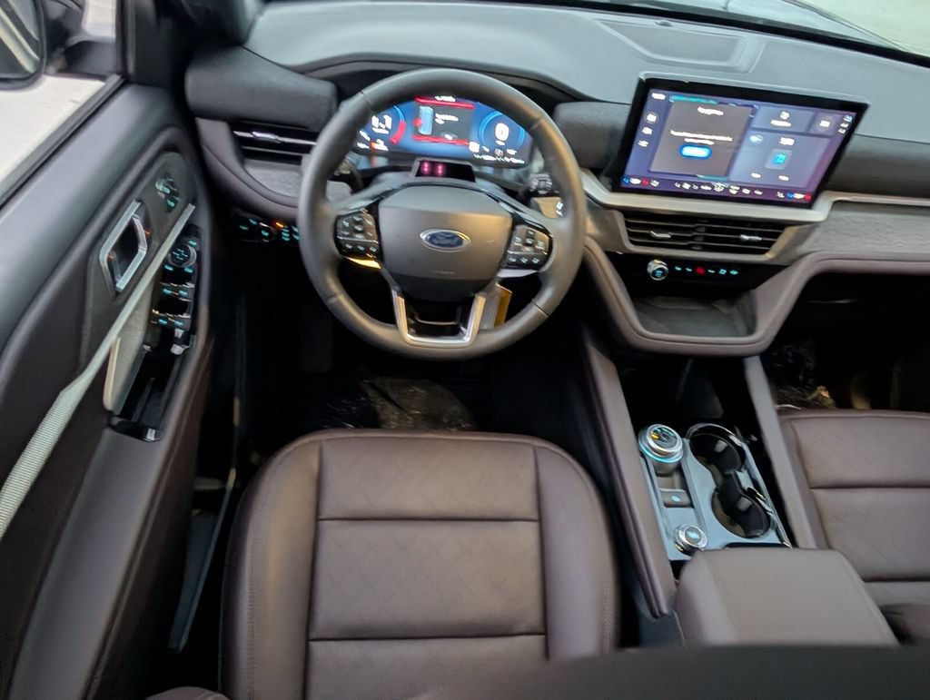 New 2026 Ford Explorer Platinum RWD image 8