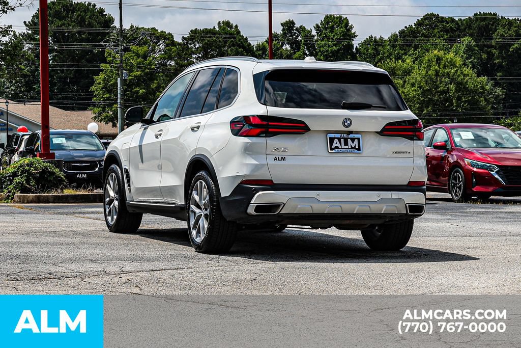 Used 2025 BMW X5 xDrive50e AWD/4WD image 6
