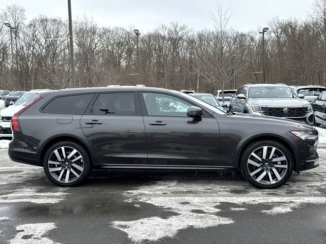 Certified 2023 Volvo V90 B6 Cross Country Plus w/ Climate Package image 3