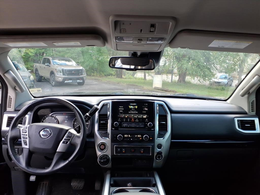Used 2021 Nissan Titan SV w/ SV Convenience Package image 25