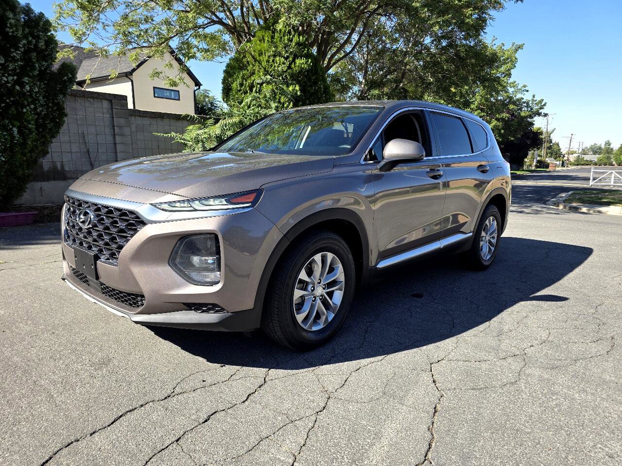 Used 2019 Hyundai Santa Fe SE image 1
