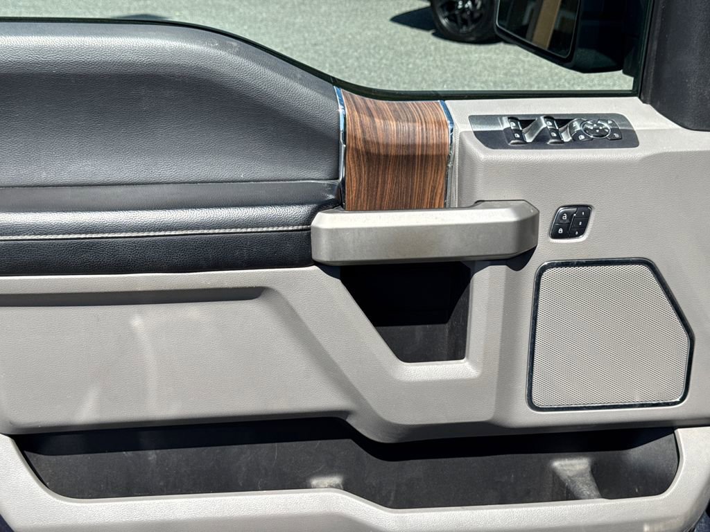 Used 2016 Ford F150 Lariat image 10