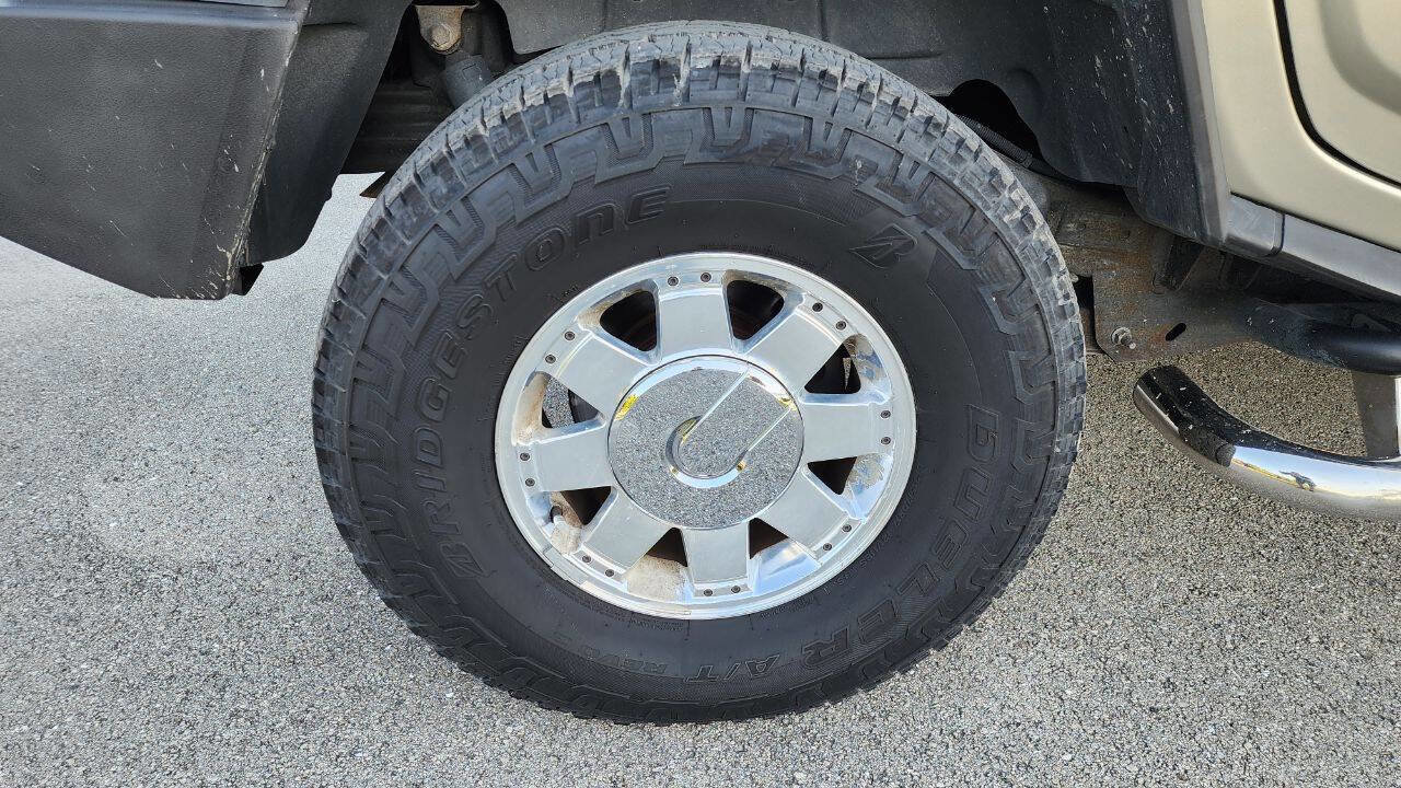 Used 2003 HUMMER H2 w/ Preferred Equipment Group image 37