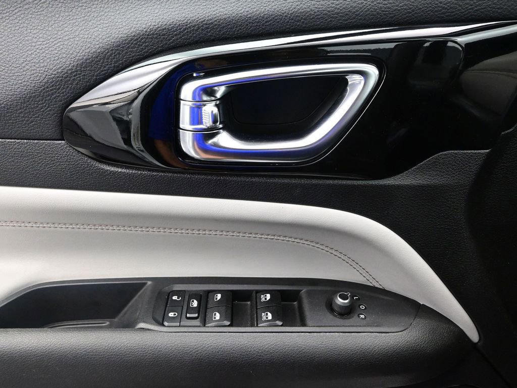 Used 2024 Jeep Compass Limited image 17