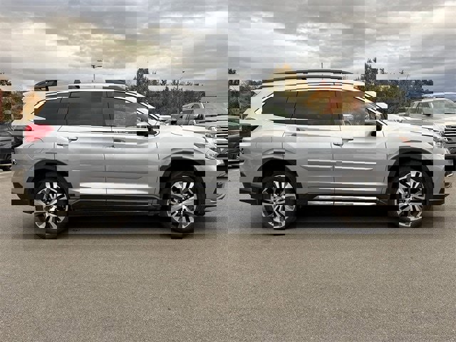 Used 2020 Subaru Ascent Limited image 2