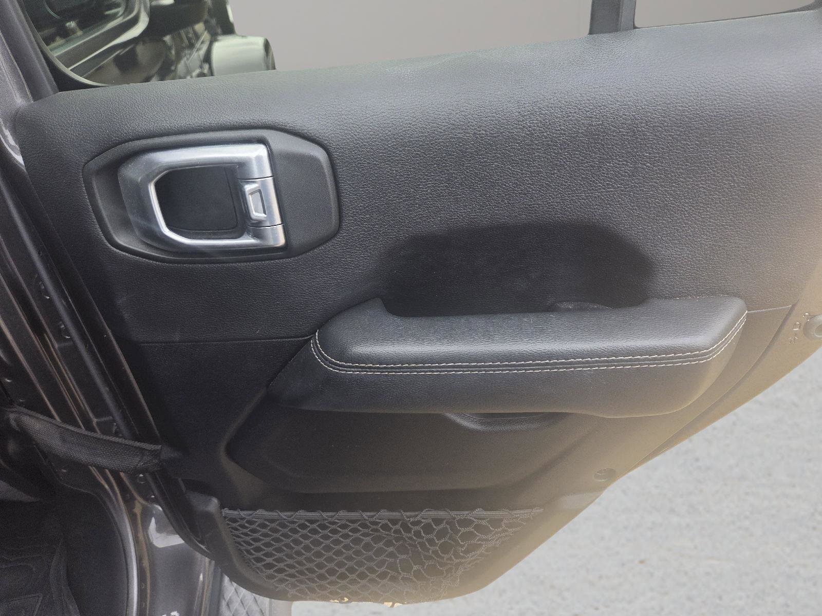 Used 2020 Jeep Gladiator Overland image 23