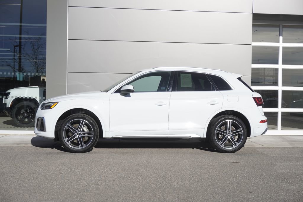 Used 2023 Audi Q5 e Premium w/ Convenience Package image 8