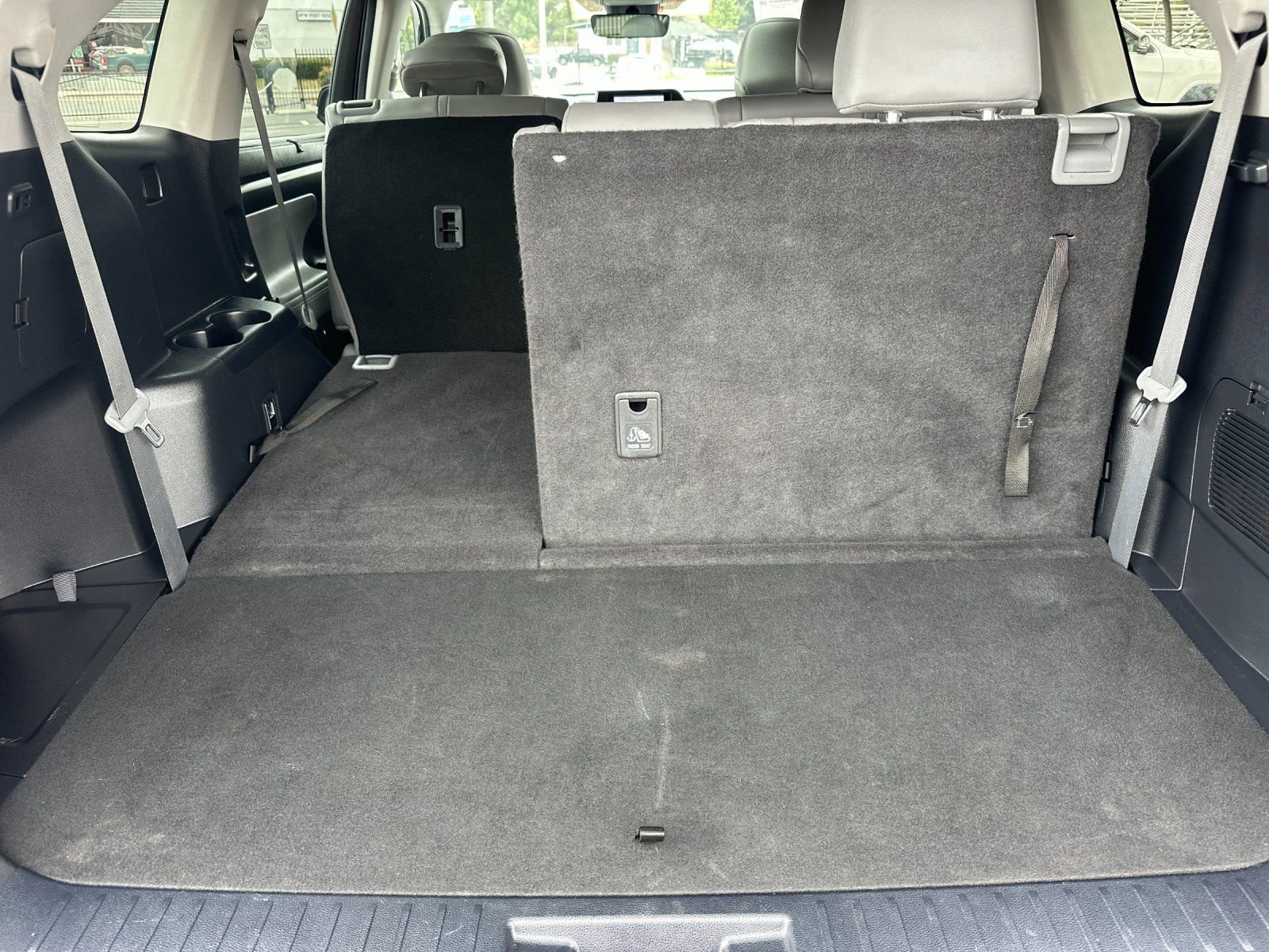 Used 2024 Toyota Highlander XLE FWD image 15