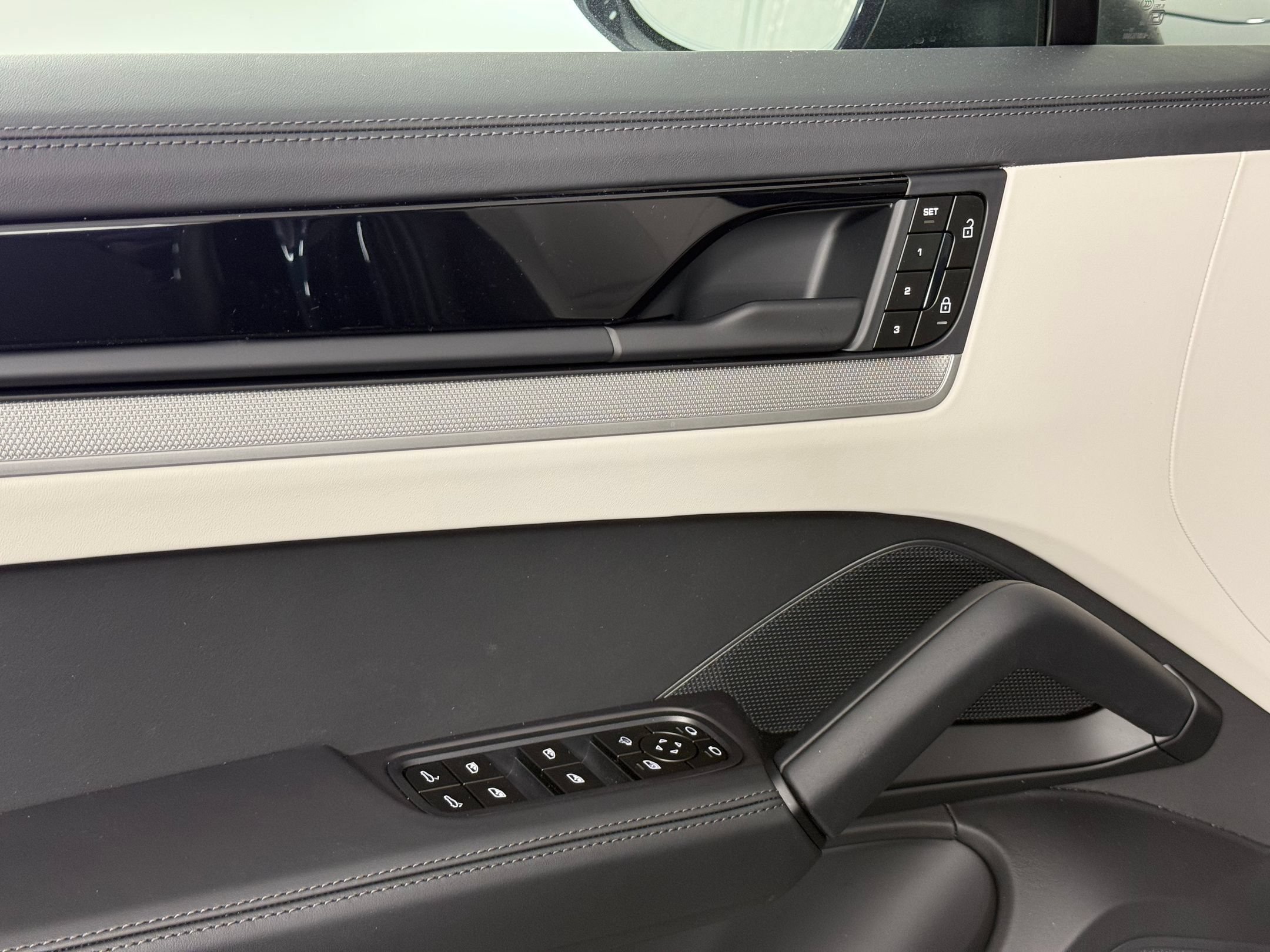 Certified 2026 Porsche Cayenne AWD/4WD image 14