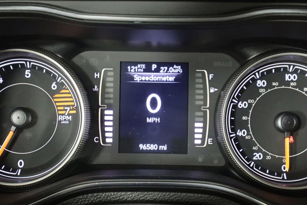 Used 2019 Jeep Cherokee Latitude w/ Popular Appearance Group AWD/4WD image 36