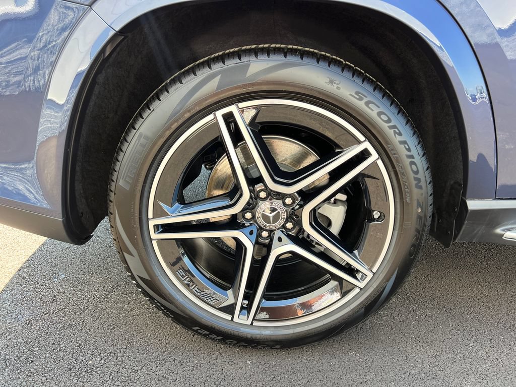 New 2026 Mercedes-Benz GLS 450 4MATIC image 35