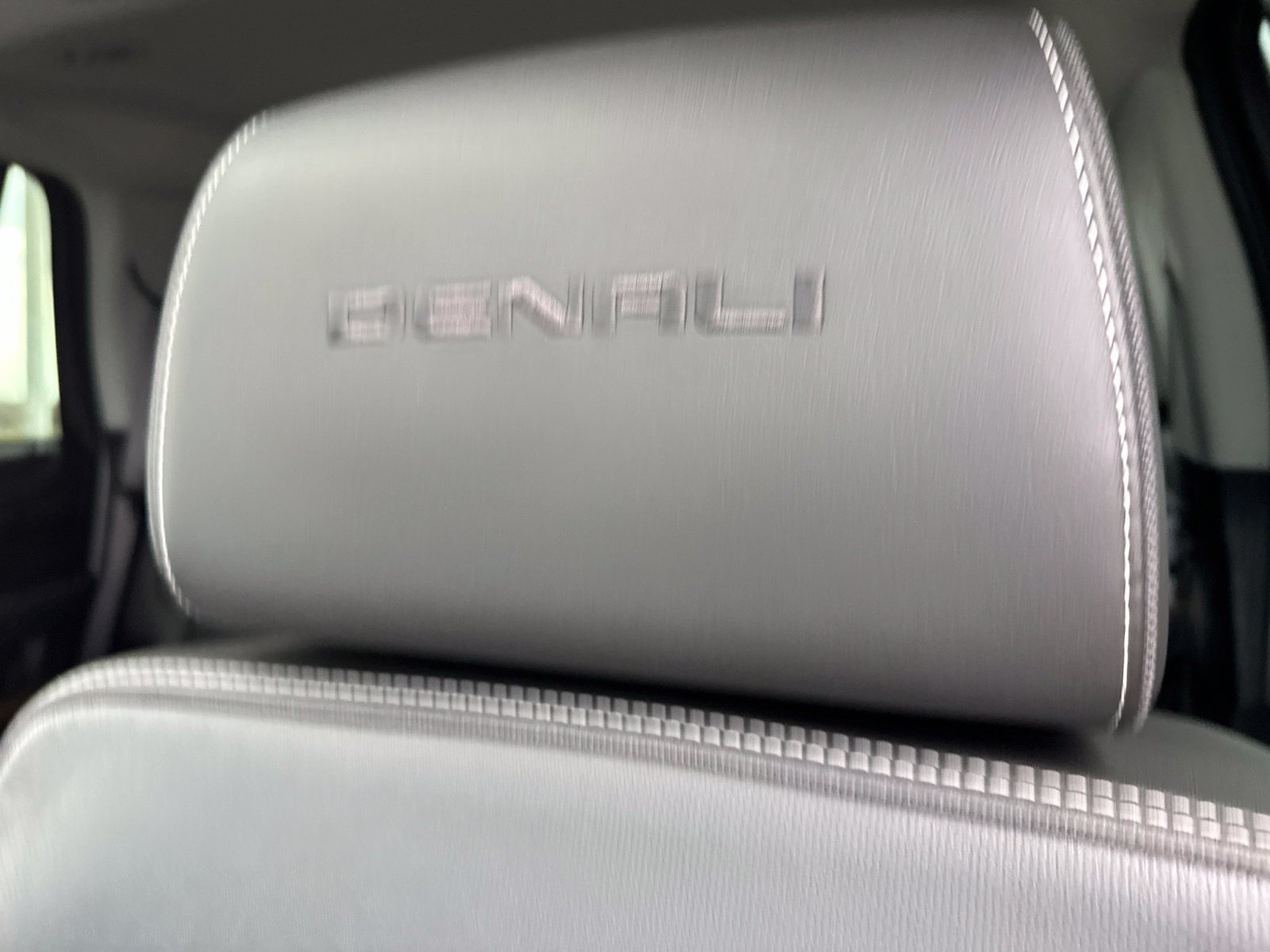 Used 2019 GMC Yukon Denali w/ Denali Ultimate Black Edition AWD/4WD image 15