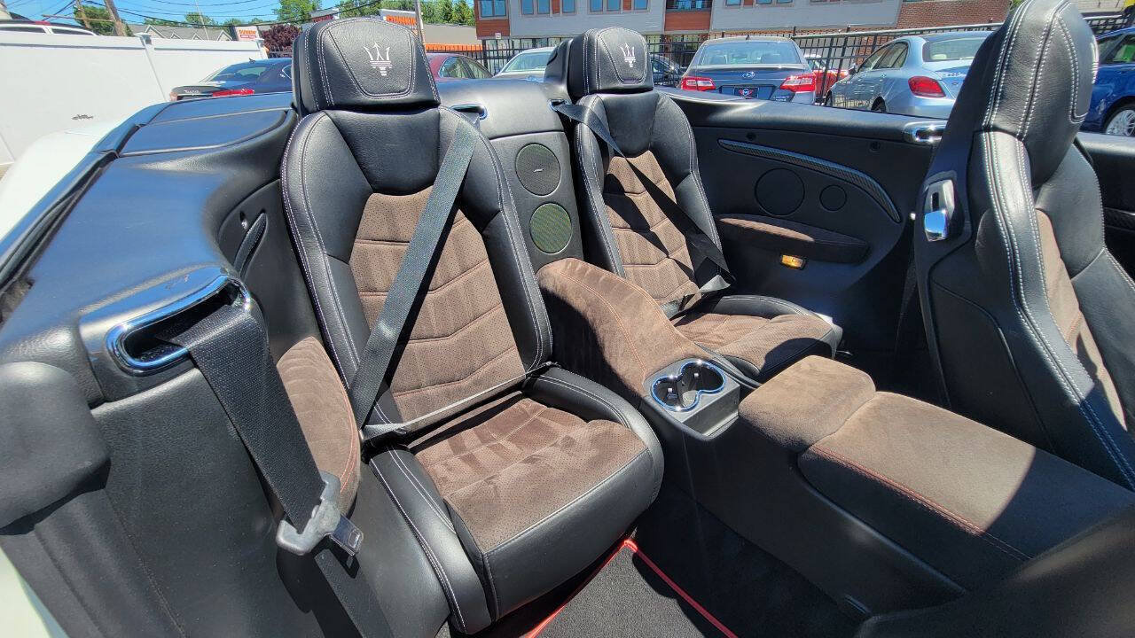 Used 2015 Maserati GranTurismo Sport RWD image 27