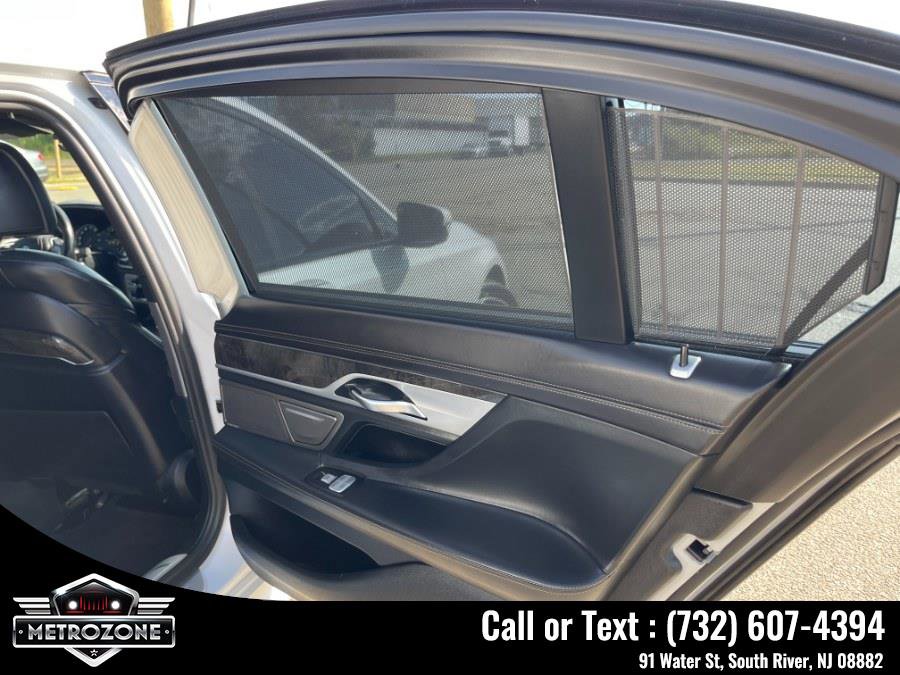 Used 2019 BMW 750i 750i Sedan image 21