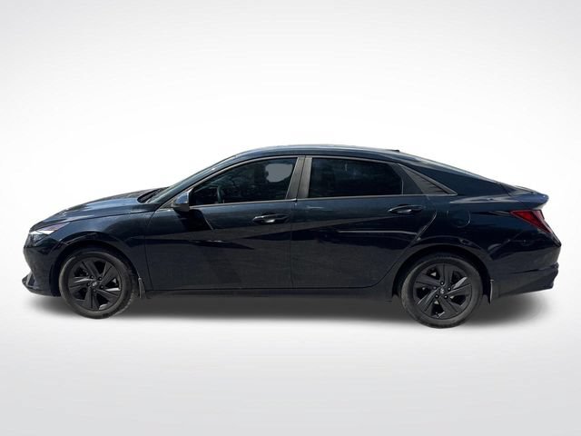 Used 2022 Hyundai Elantra SEL w/ Convenience Package FWD image 2