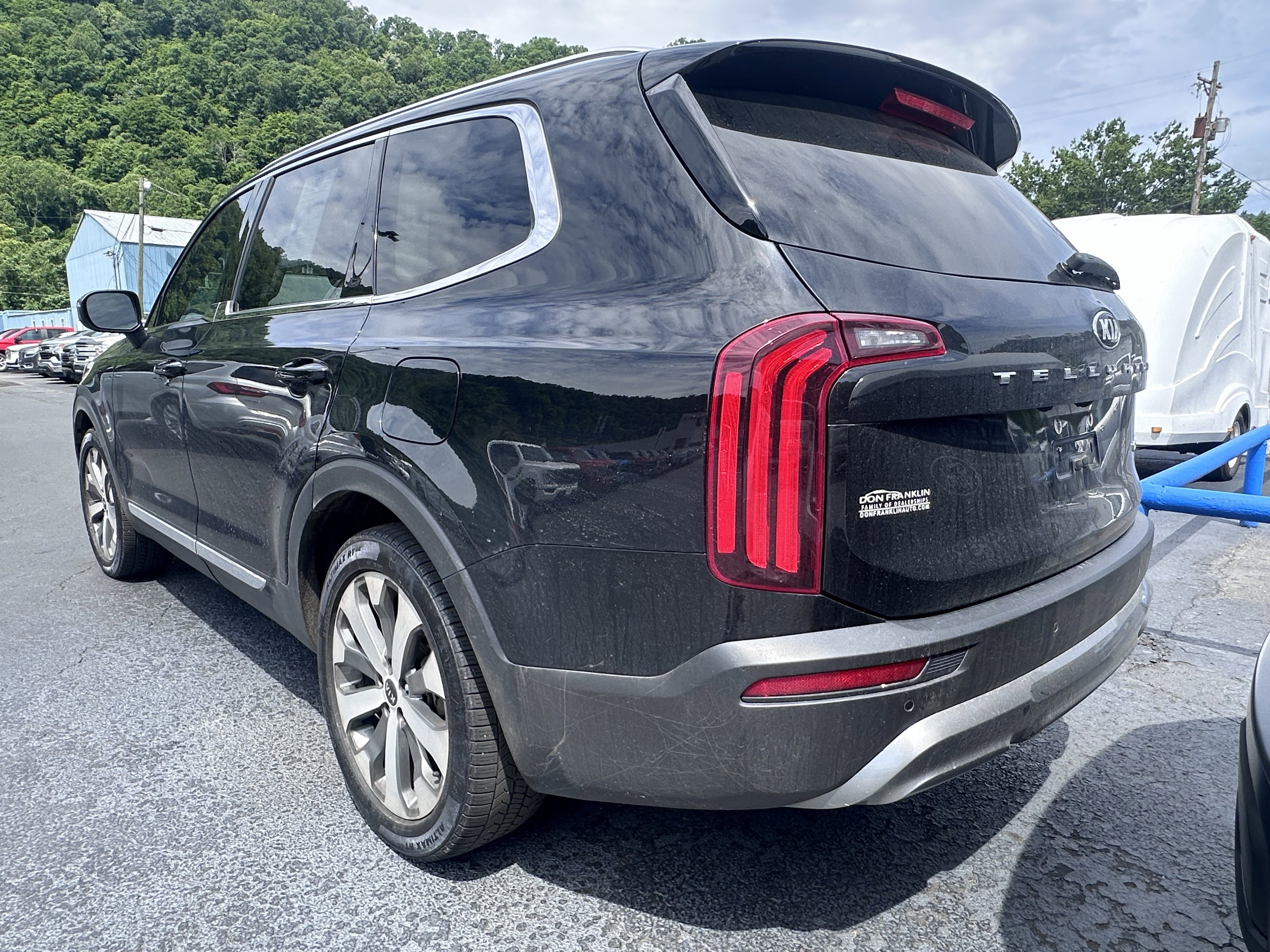 Used 2021 Kia Telluride EX w/ EX Premium Package FWD image 5
