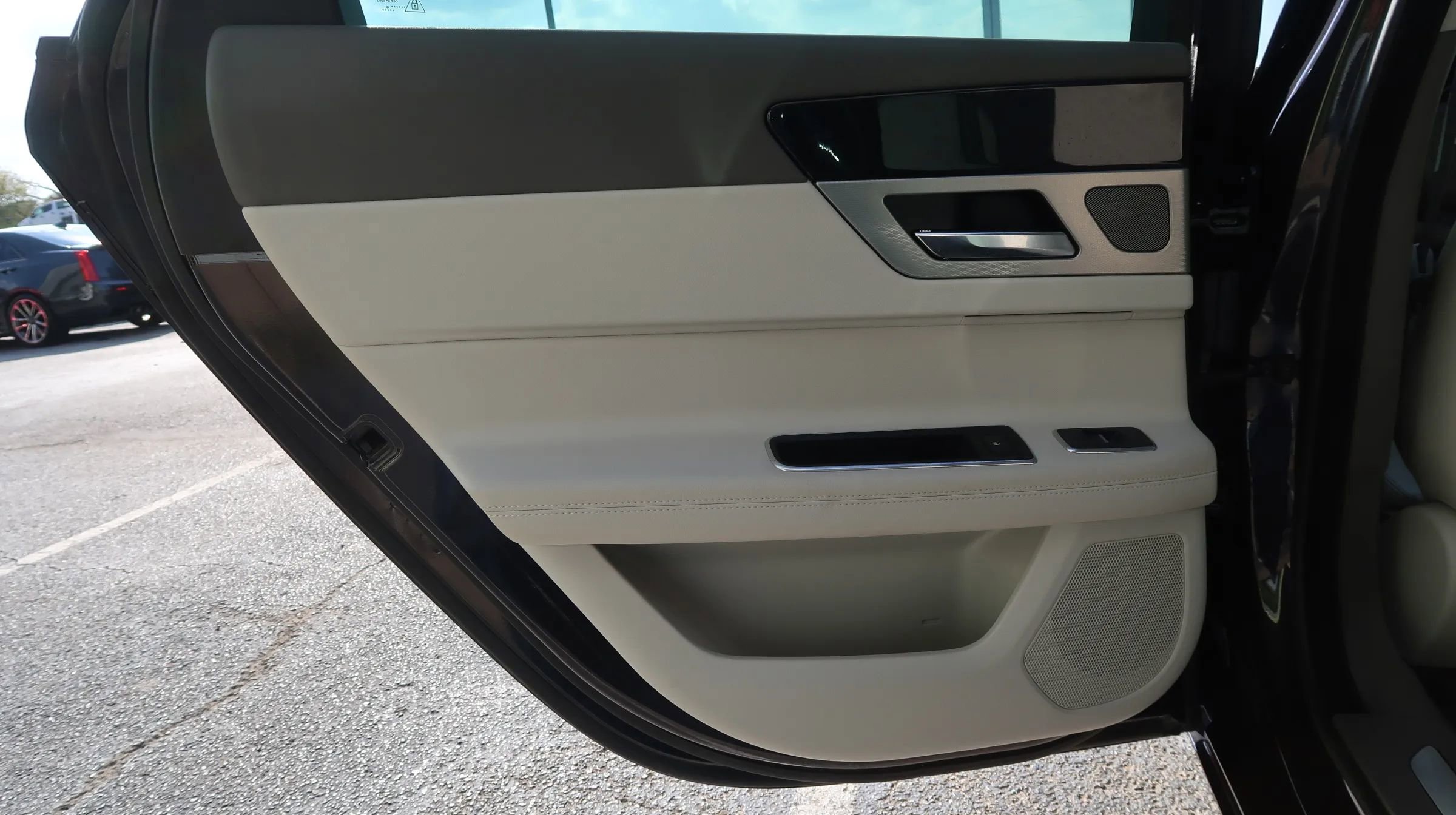 Used 2017 Jaguar XF Prestige image 49