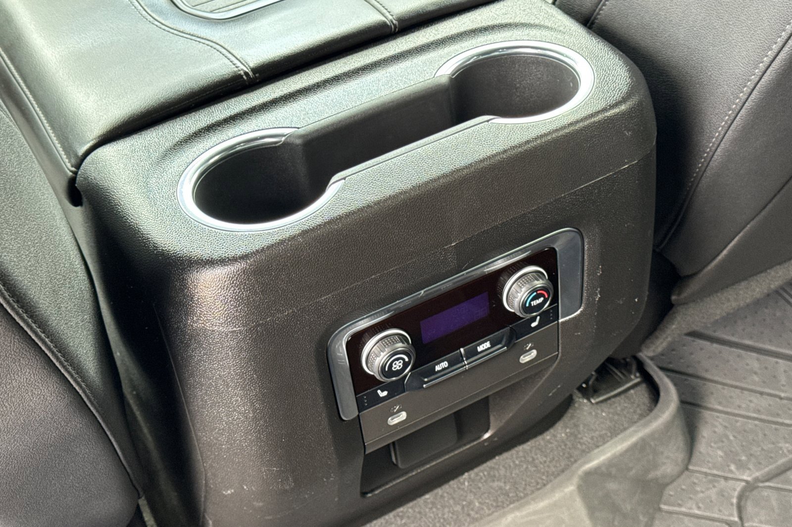 Used 2023 Chevrolet Tahoe LT w/ Luxury Package image 42