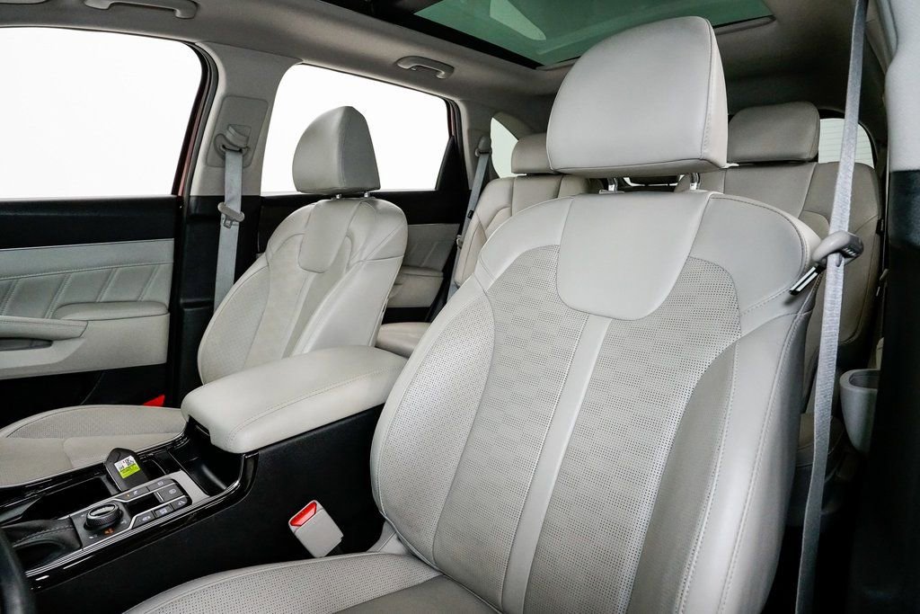 Certified 2024 Kia Sorento SX image 11