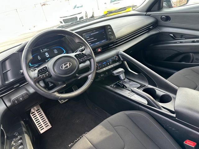 Used 2025 Hyundai Elantra Sport image 15