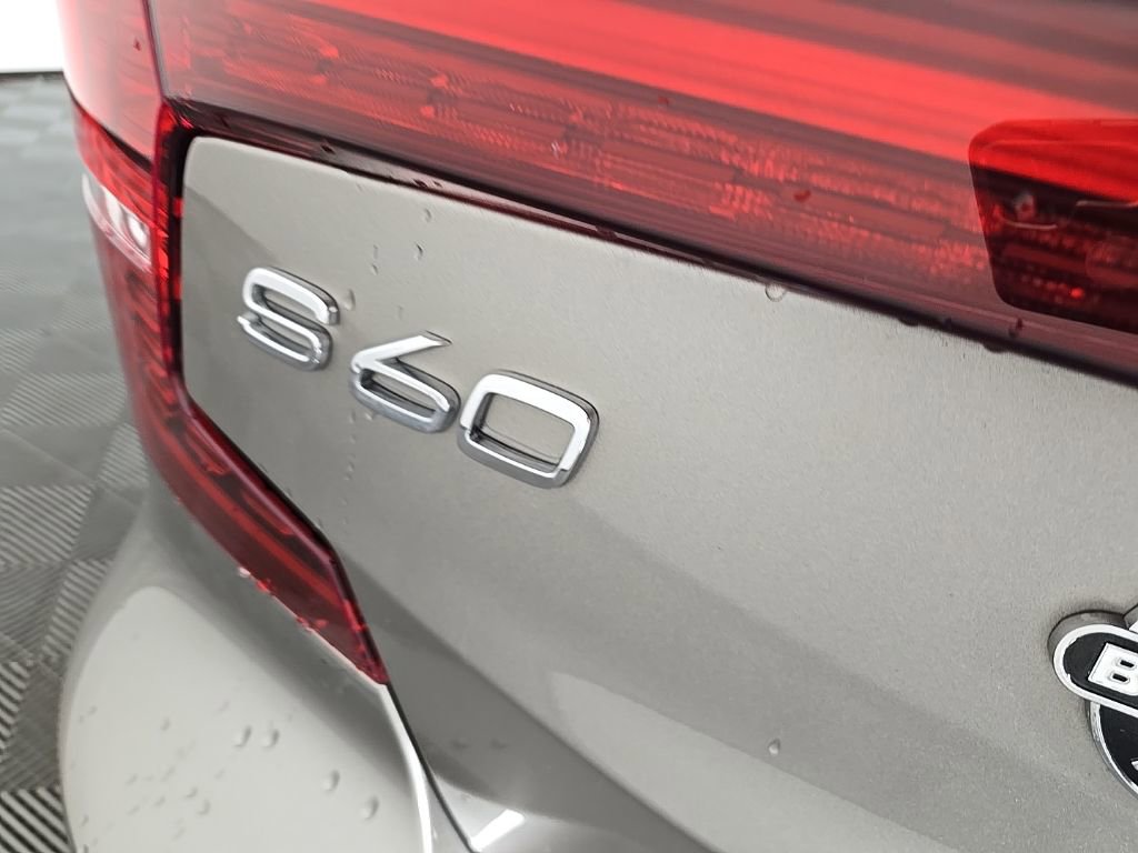 Used 2019 Volvo S60 T5 Momentum w/ Premium Package image 9