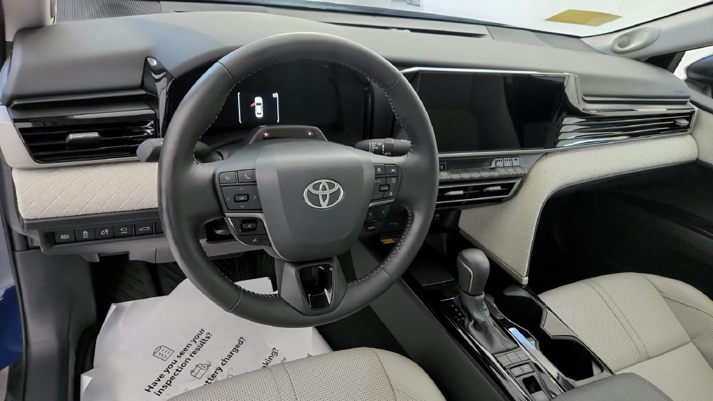 Used 2025 Toyota Camry XLE w/ Premium Plus Package AWD/4WD image 32