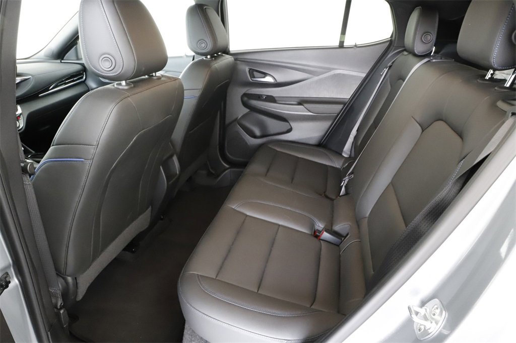 Used 2025 Buick Envista Sport Touring image 24