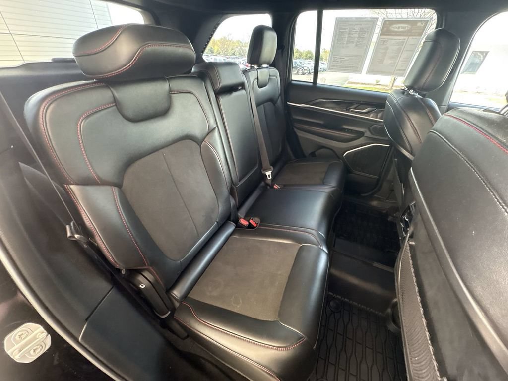 Used 2022 Jeep Grand Cherokee Trailhawk AWD/4WD image 27