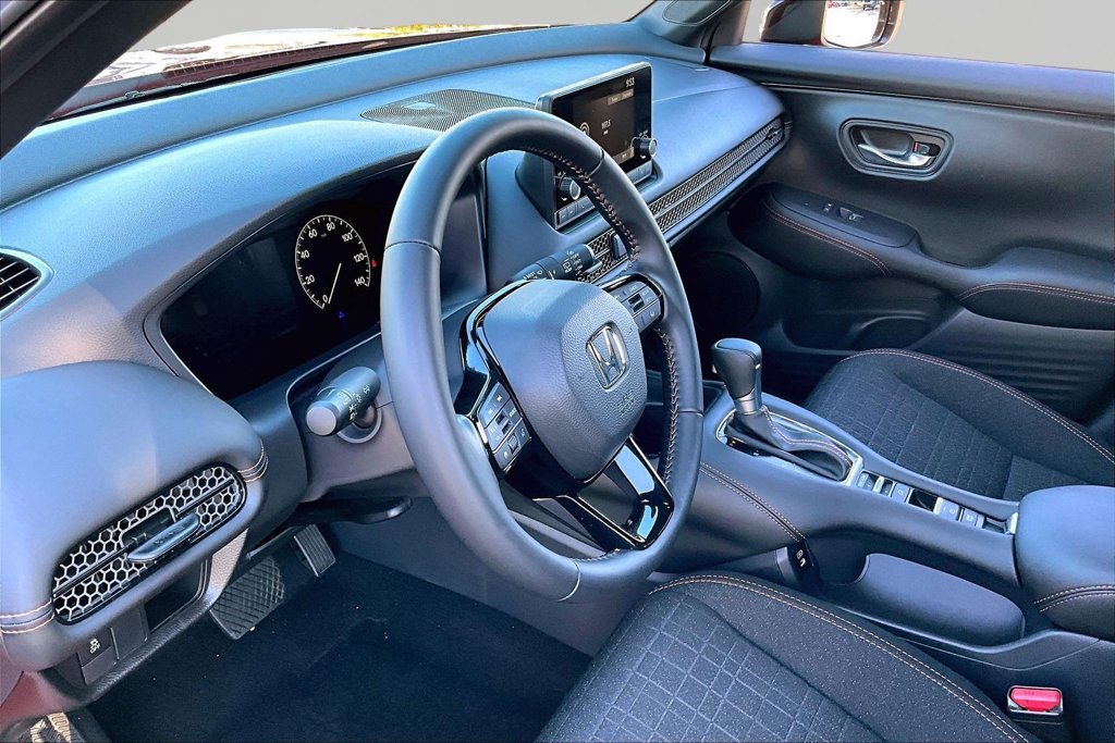 Used 2025 Honda HR-V Sport image 14