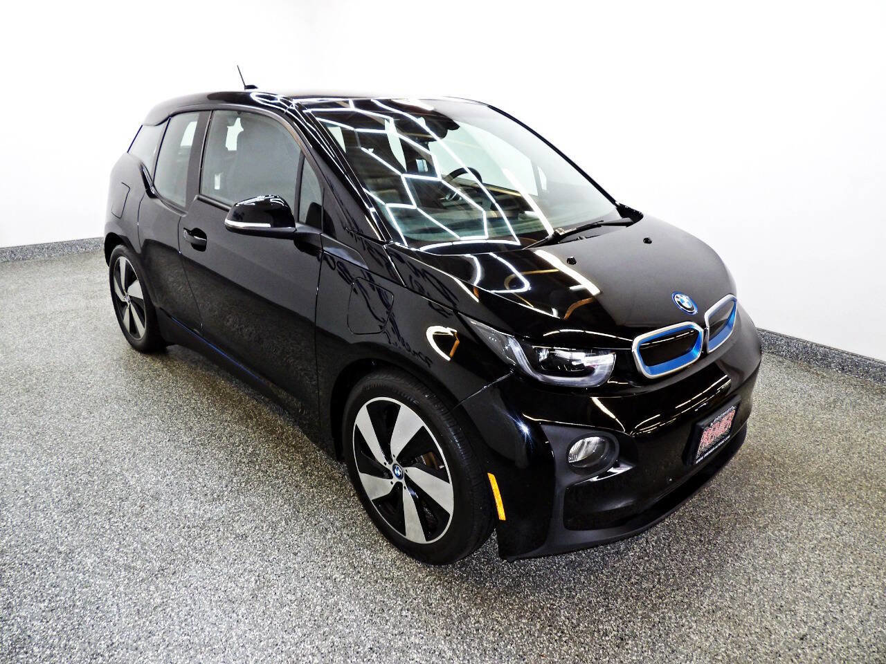 Used 2017 BMW i3 w/ Range Extender RWD image 3