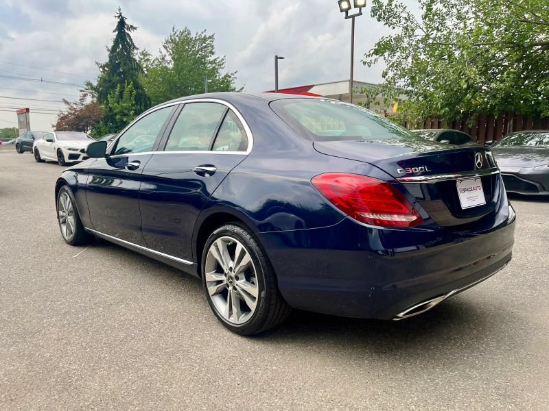 Used 2018 Mercedes-Benz C 300 4MATIC Sedan image 5